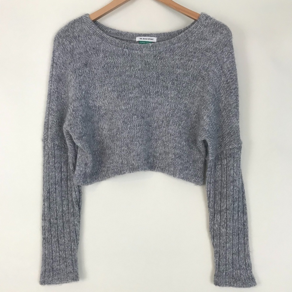 AB: Road Story Urban Casual Sensibility Gray Crop Crew Neck Sweater Medium